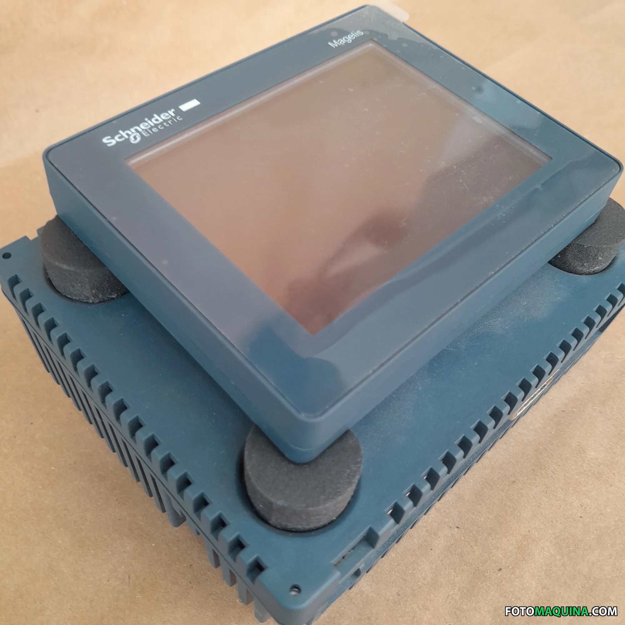 Schneider Electric HMISCU6B5 - PLC y HMI 3.5" integrado